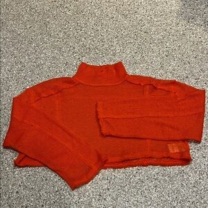 URBAN OUTFITTERS Orange cropped Turtleneck  Sweater